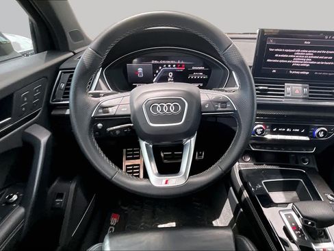 Used 2023 Audi SQ5 Prestige AWD/4WD image 6