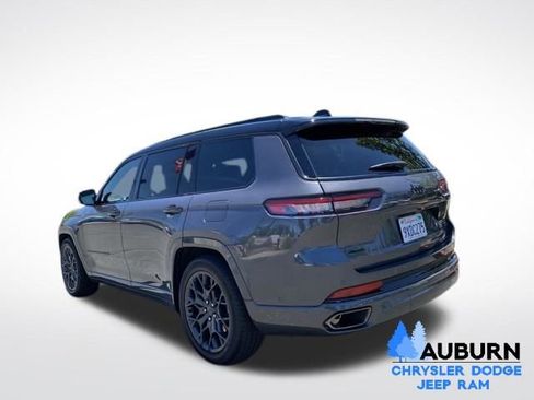 Used 2025 Jeep Grand Cherokee L Summit w/ Obsidian Package AWD/4WD image 5