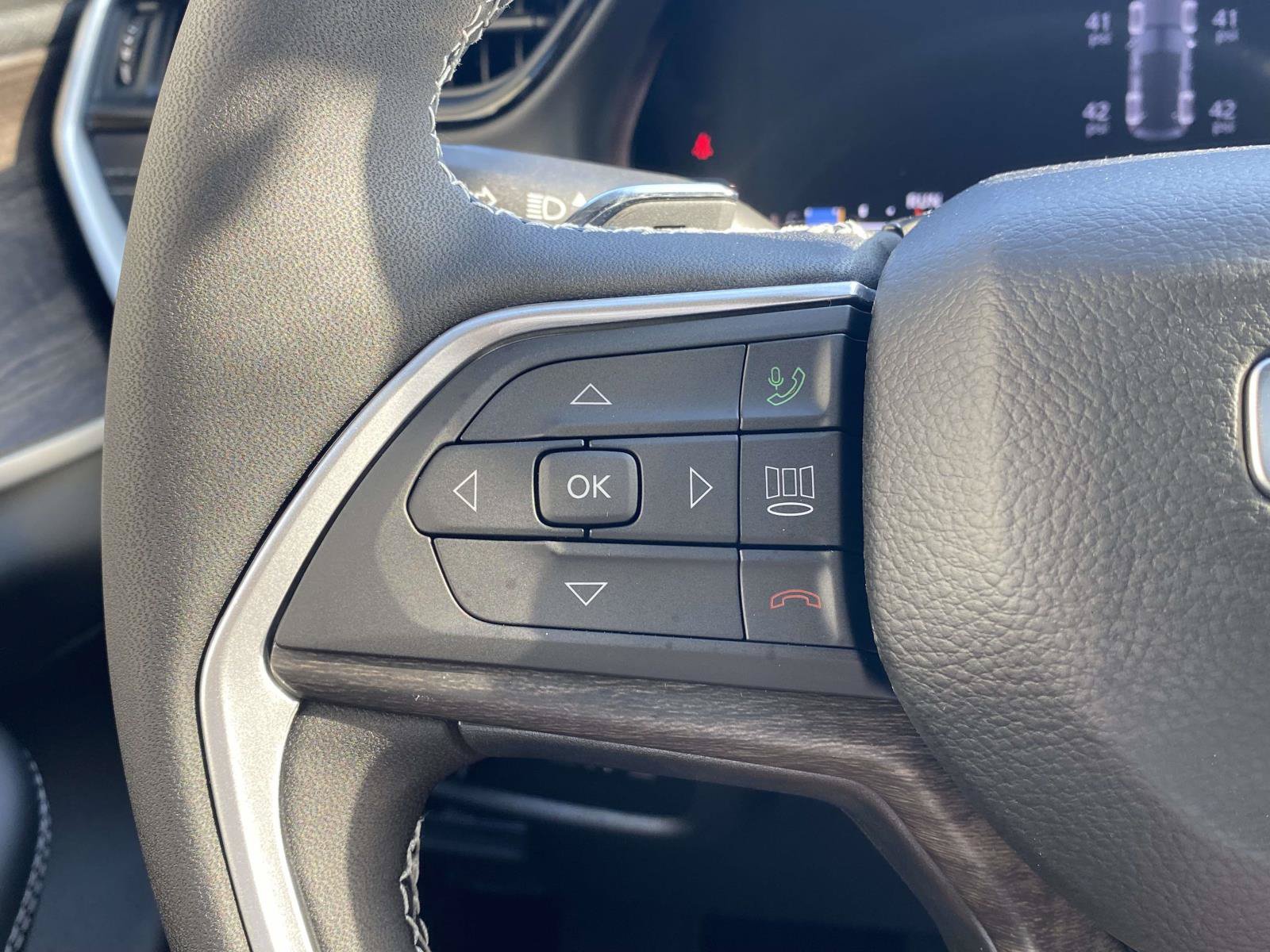 New 2026 Jeep Grand Cherokee Altitude AWD/4WD image 21