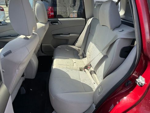 Used 2012 Subaru Forester 2.5X Premium w/ All-Weather Pkg AWD/4WD image 9