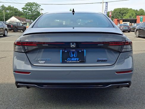 Used 2025 Honda Accord Sport image 5