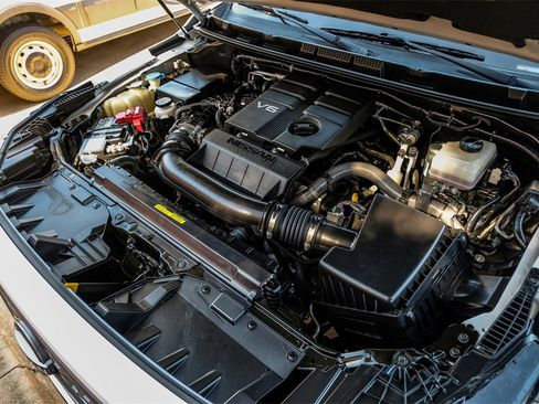 Used 2022 Nissan Frontier SV image 48