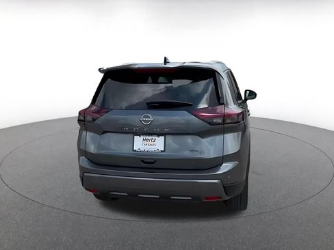 Used 2026 Nissan Rogue SL FWD image 14