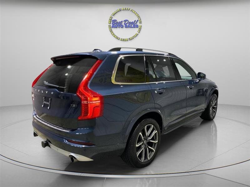 Used 2018 Volvo XC90 T5 Momentum w/ Convenience Package AWD/4WD image 5