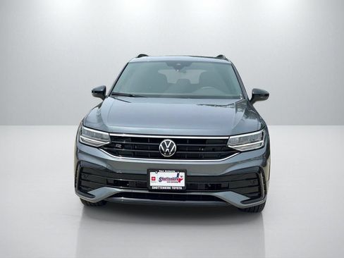 Used 2024 Volkswagen Tiguan SE R-Line FWD image 2