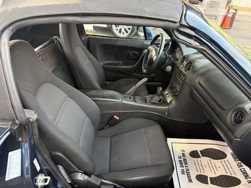 Used 1999 MAZDA MX-5 Miata image 9