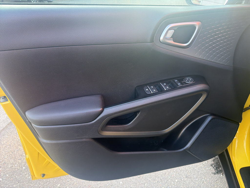Used 2020 Kia Soul EX w/ Option Group 015 FWD image 7