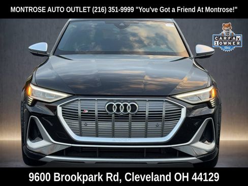 Used 2022 Audi e-tron S Premium Plus image 11