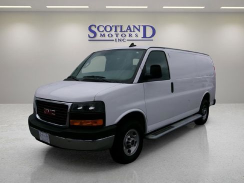 Used 2024 GMC Savana 2500 w/ Driver Convenience Package image 2