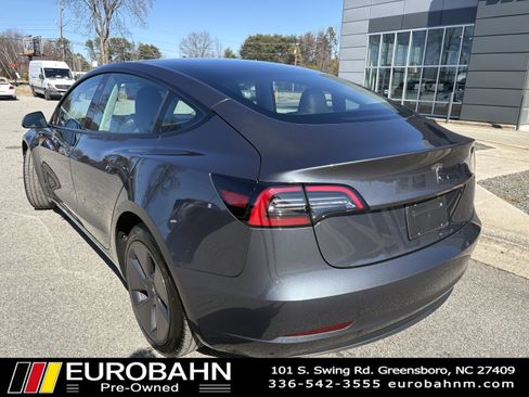 Used 2023 Tesla Model 3 Standard Range image 3