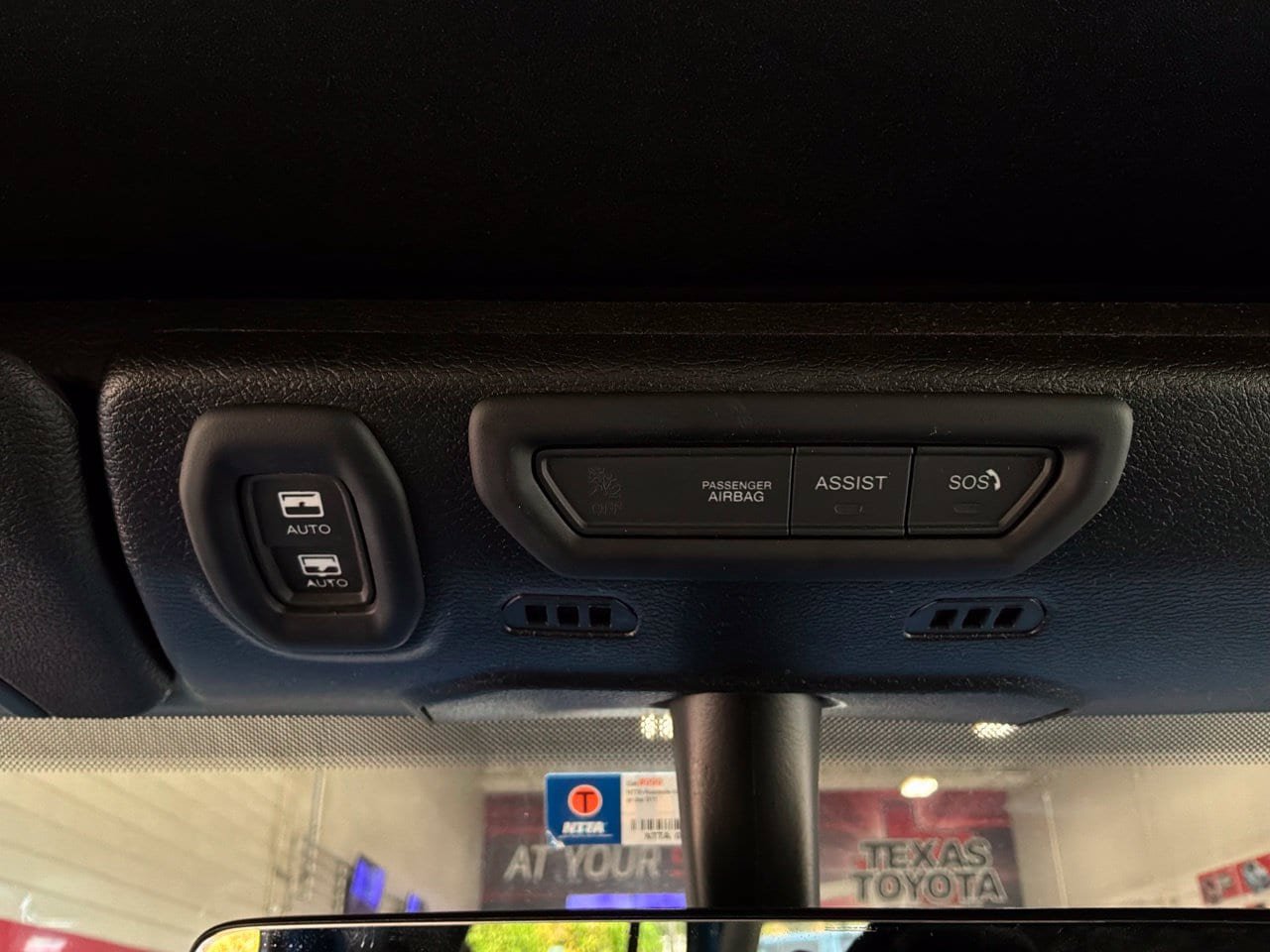 Used 2021 Jeep Wrangler Unlimited Sahara w/ Cold Weather Group AWD/4WD image 20