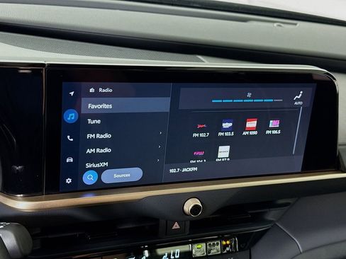 Certified 2025 Toyota Crown Signia AWD/4WD image 8