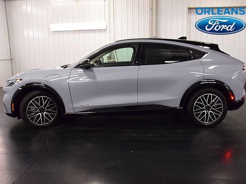 Used 2024 Ford Mustang Mach-E Premium image 4