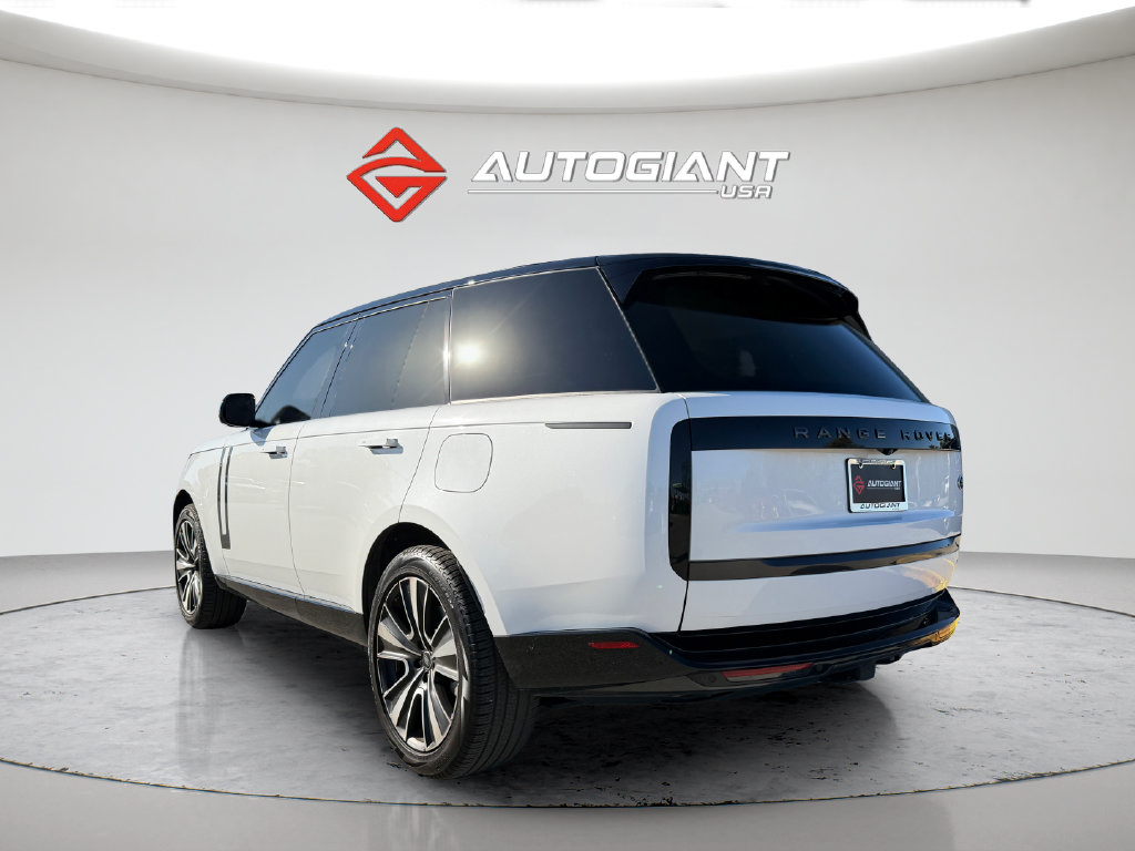 Used 2023 Land Rover Range Rover SE AWD/4WD image 4