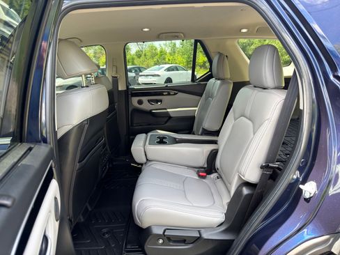 Used 2025 Honda Pilot EX-L image 28