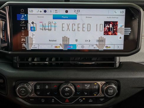 New 2025 Jeep Gladiator Willys image 28