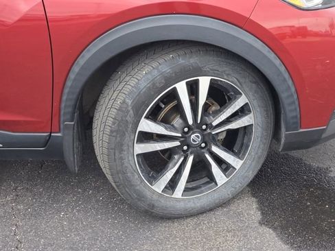 Used 2020 Nissan Kicks SR FWD image 19