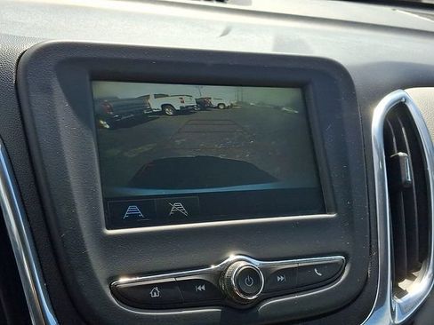 Used 2018 Chevrolet Equinox LT FWD image 17