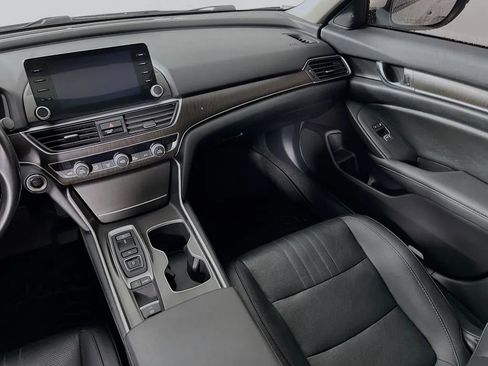 Used 2020 Honda Accord Touring image 25