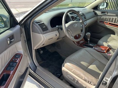 Used 2005 Toyota Camry LE image 9