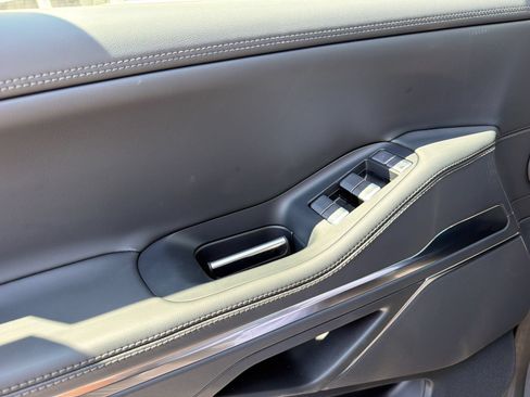 New 2027 Lincoln Navigator Premiere AWD/4WD image 35