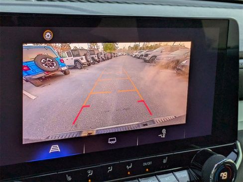 Used 2023 Chevrolet Colorado LT w/ LT Convenience Package II image 22