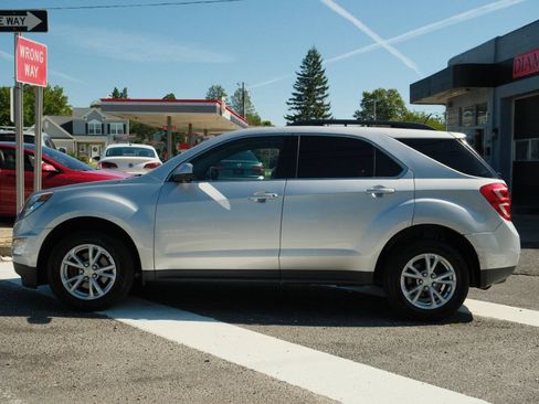 Used 2017 Chevrolet Equinox LT w/ Convenience Package FWD image 8