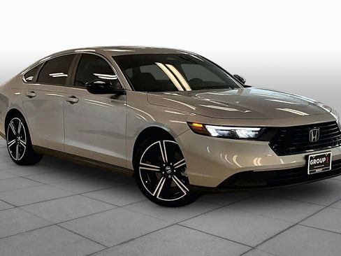 Used 2023 Honda Accord Sport image 2