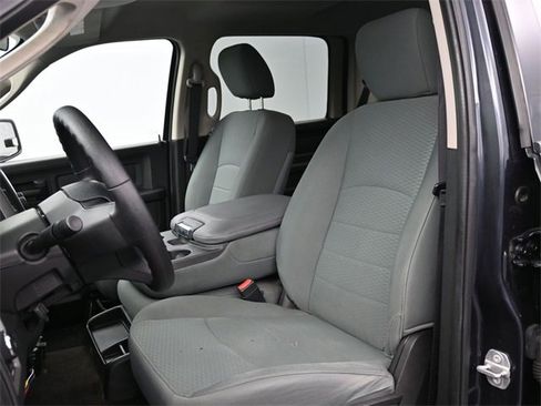 Used 2017 RAM 1500 Express image 6