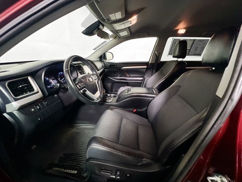 Used 2017 Toyota Highlander Plus image 14
