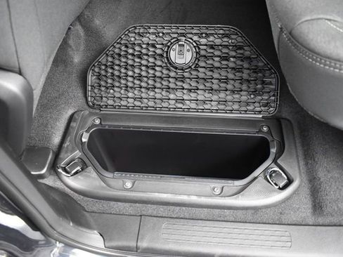 Used 2025 RAM 1500 Classic Warlock image 16