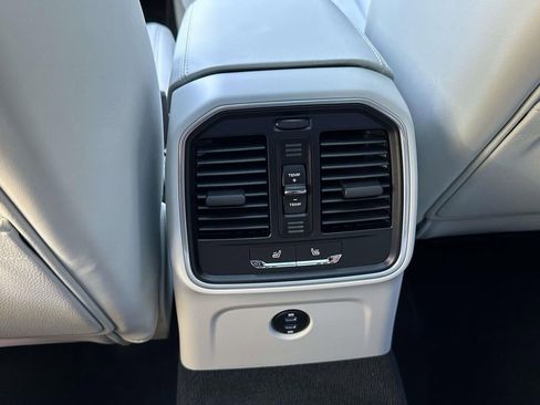 Certified 2025 Porsche Macan S image 13