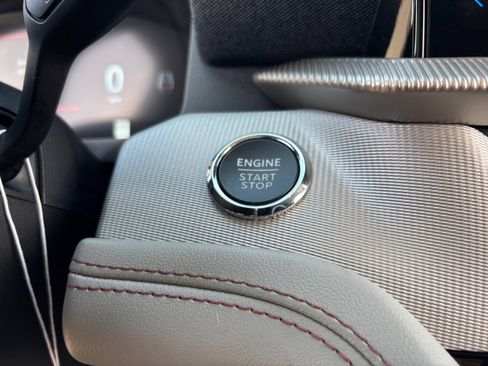 New 2026 Ford Explorer Active w/ Active Comfort Package image 28