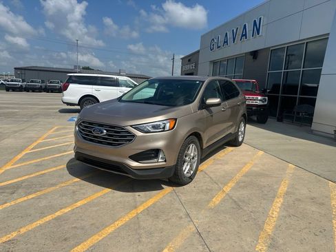 Used 2021 Ford Edge SEL w/ Convenience Package AWD/4WD image 3