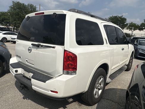 Used 2014 Nissan Armada SV w/ SV Driver Package RWD image 6