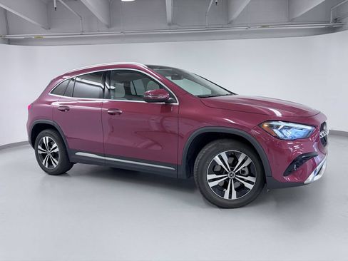Used 2024 Mercedes-Benz GLA 250 4MATIC image 9