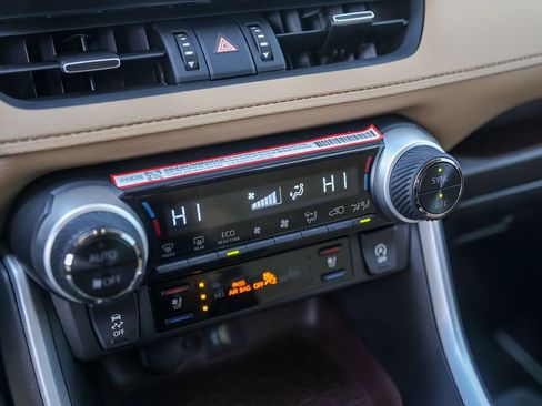 Used 2025 Toyota RAV4 Limited image 21