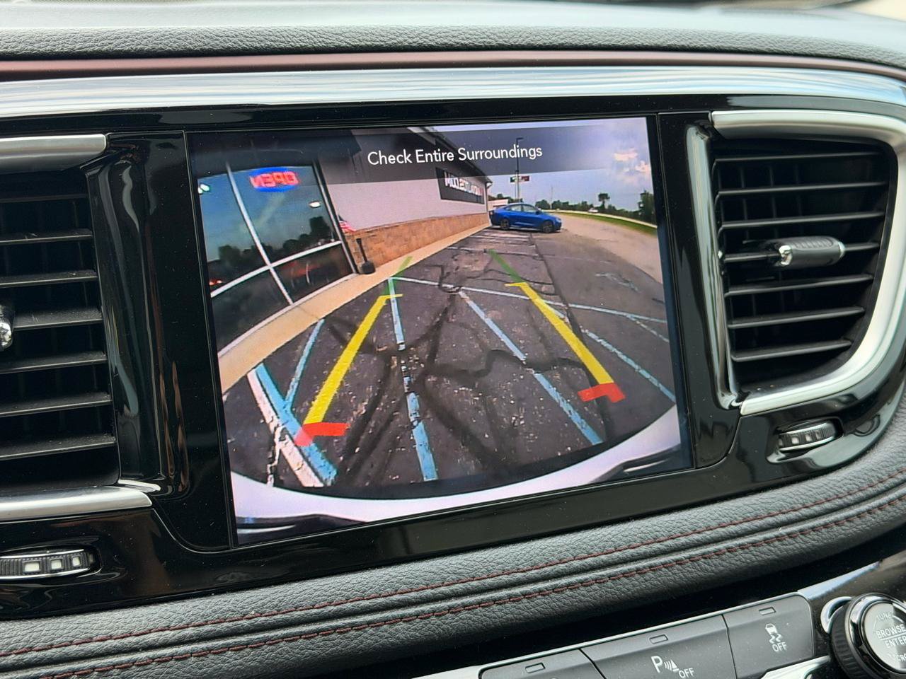 Used 2020 Chrysler Pacifica Limited FWD image 12