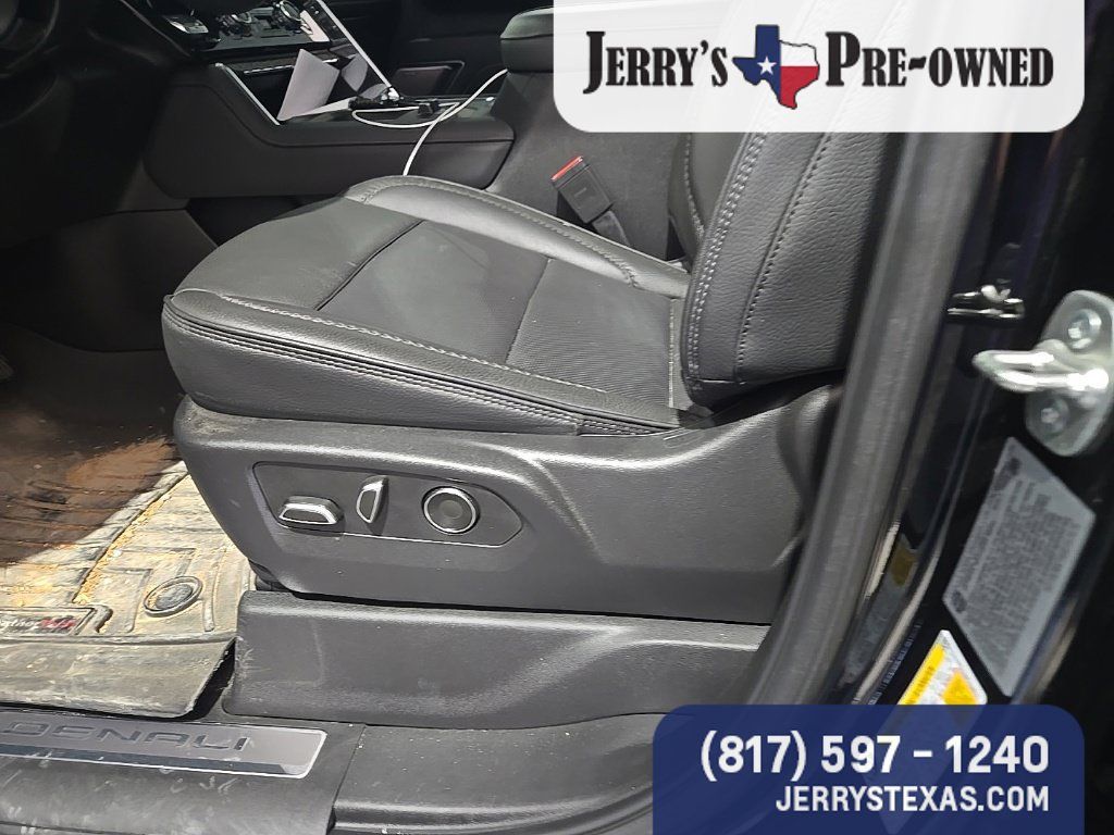Used 2025 GMC Sierra 3500 Denali w/ Denali Reserve Package AWD/4WD image 10