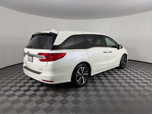 Used 2019 Honda Odyssey Elite image 3