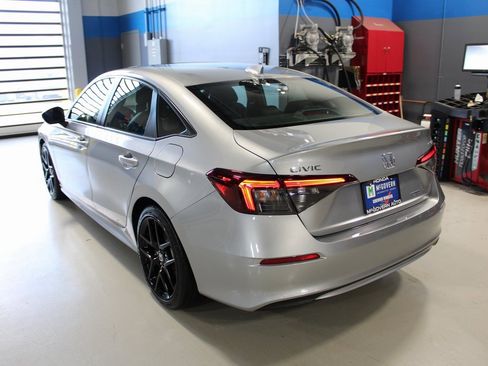 Used 2025 Honda Civic FWD Hybrid Sedan image 39