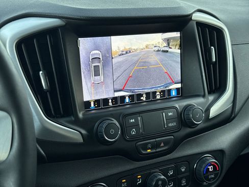 Used 2024 GMC Terrain SLT w/ Tech Package image 25