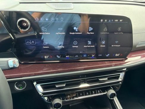 New 2026 Chevrolet Traverse Z71 w/ Enhanced Driving Package AWD/4WD image 11