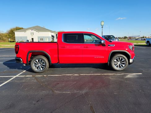 New 2026 GMC Sierra 1500 SLE image 5