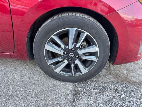 Used 2025 Nissan Versa SV FWD image 28