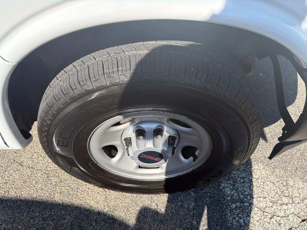 Used 2019 GMC Savana 2500 RWD image 11