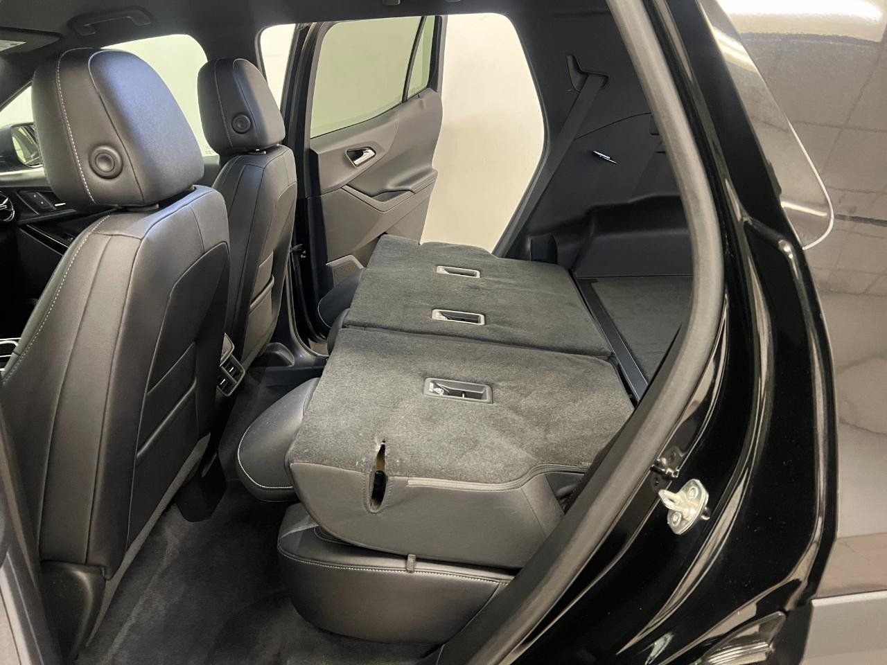 Used 2025 Chevrolet Equinox LT w/ Convenience Package II FWD image 47
