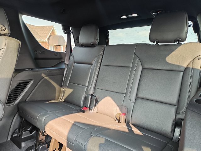 Used 2024 Chevrolet Tahoe Z71 w/ Luxury Package AWD/4WD image 25