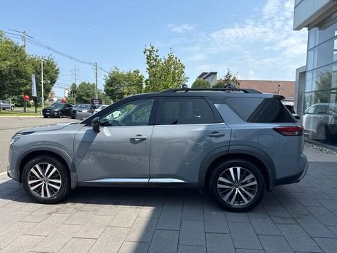 Used 2022 Nissan Pathfinder Platinum w/ Cargo Package AWD/4WD image 5