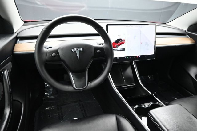 Used 2020 Tesla Model 3 Standard Range RWD image 12